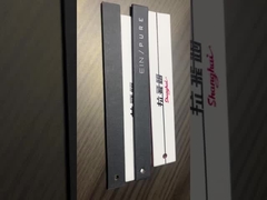 Étiquette de collier en plastique transparent pour les vêtements