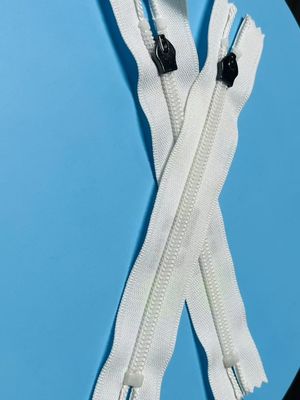 Vêtements en vrac résistant aux intempéries Plastique Polyester Fermeture à glissière Slider personnalisé