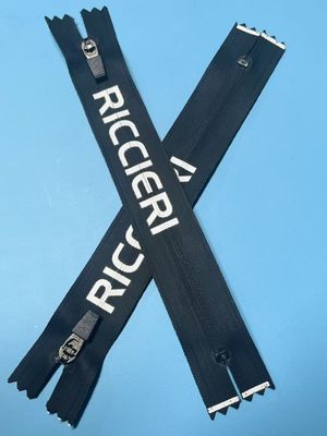 Produit de vente au détail de vêtements