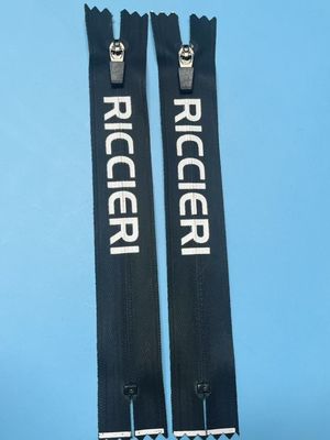 Produit de vente au détail de vêtements