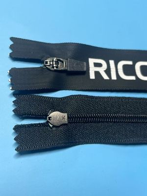 Produit de vente au détail de vêtements