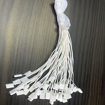 Fermetures pour étiquettes en plastique à boucle suspendue personnalisées pour articles de mode et accessoires de bagages