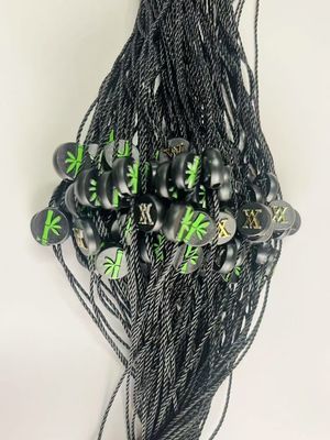 Vêtement suspendu Balance en plastique étiquette cordes fixations Noir Léger