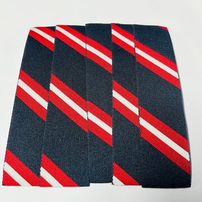 0Étiquettes de vêtements tissées personnalisées avec fichier d'art CDR