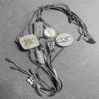 Corde pour étiquette volante rectangulaire noire, épaisseur 0,2 mm, quantité 100 pièces. Essentiel pour l'étiquetage des vêtements et accessoires.