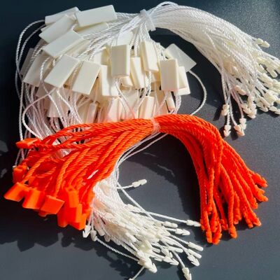 Attaches Étiquettes en Nylon de 4 Pouces, Solides et Durables, Adaptés à Diverses Industries, Conçus pour Résister aux Conditions Difficiles des Tâches d'Étiquetage Industriel